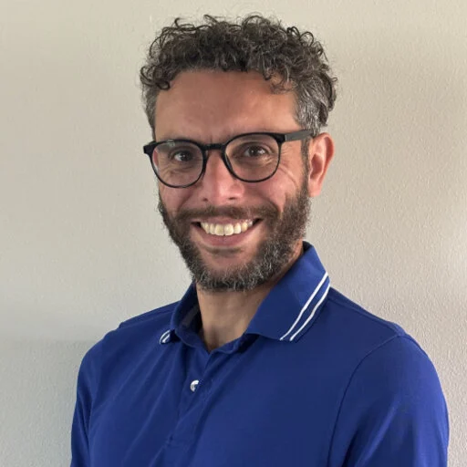Headshot of Dr Tolga Karsili
